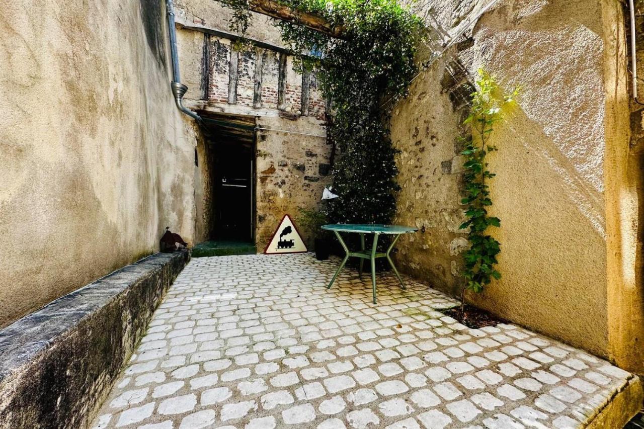 דירות אמבואה Terrasse Sur La Tour Garconnet מראה חיצוני תמונה